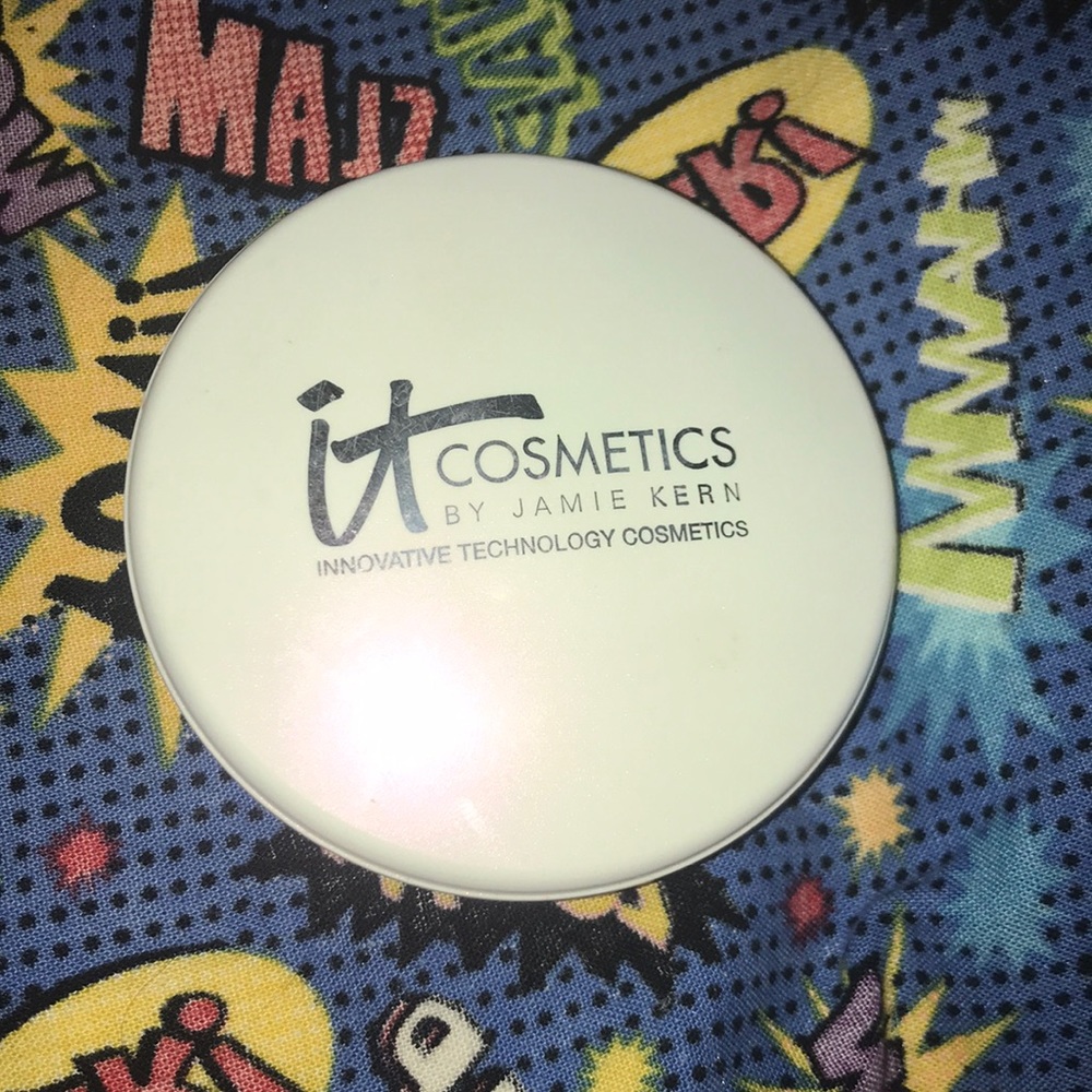 It cosmetics celebration foundation illumination